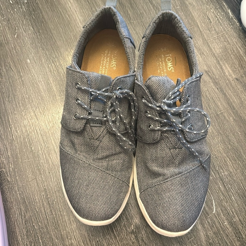 🍍TOMS SNEAKER🍍SIZE 8.5 WOMENS🍍OB1